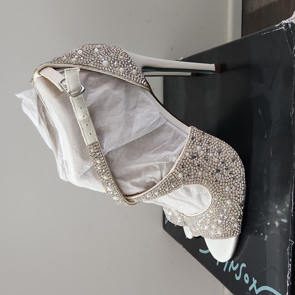 Blue by Betsey Johnson Women's SB- Bayli Dress Heels - Picture 3 of 5